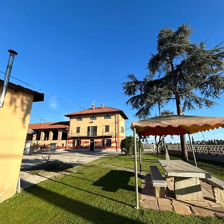 Cascina Santa Marta House דירה פוסאנו