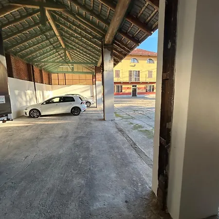 Cascina Santa Marta House דירה